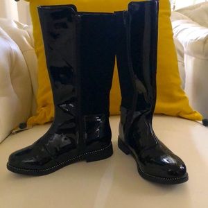 All black boots